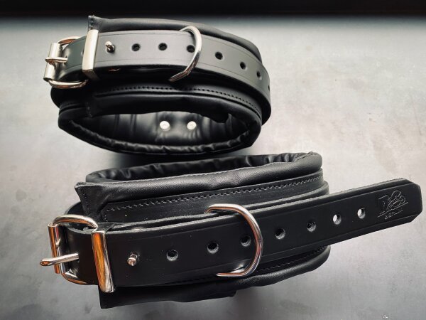 R&Co Lockable Thigh Band Padded Black (pair)