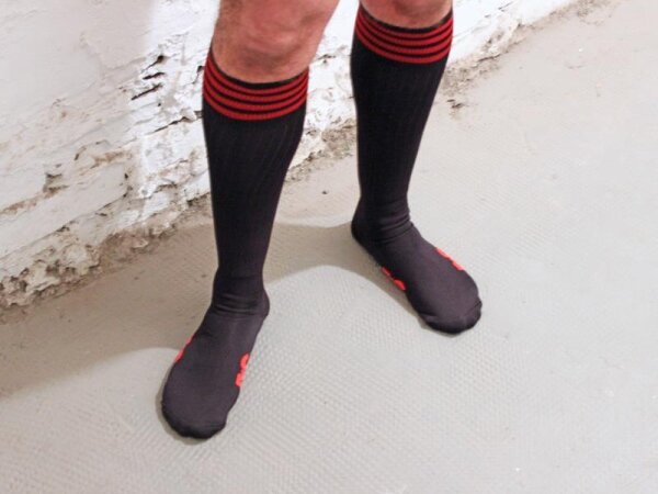 R&Co Football Socks + Stripes 2.0 - Black/Red