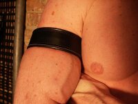 R&amp;Co Leather Biceps Band Black 4 cm + Piping Black XL