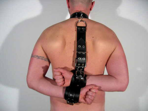 R&Co Neck To Back Restraints